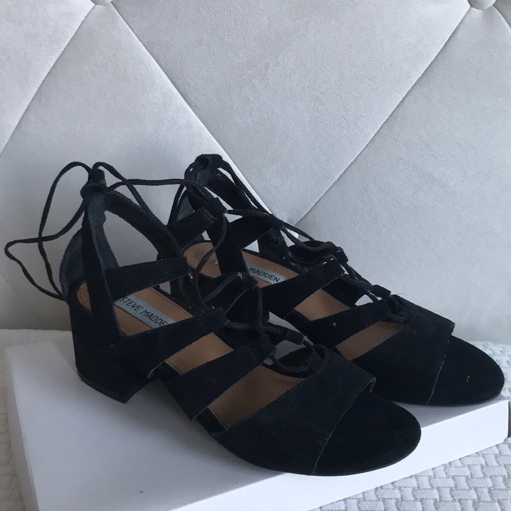 Steve Madden Black Lace Up Chunky Heel Sandal